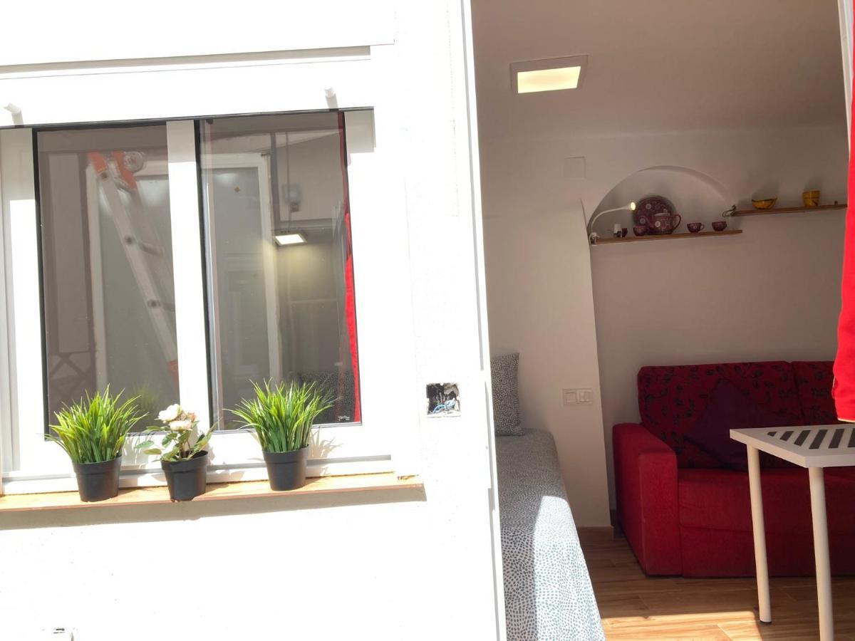 Malaguena Salerosa "Apartamento - Estudio Con Terraza" En Casa Tipica De 1 A 4 Dormitorios Malaga Exterior photo