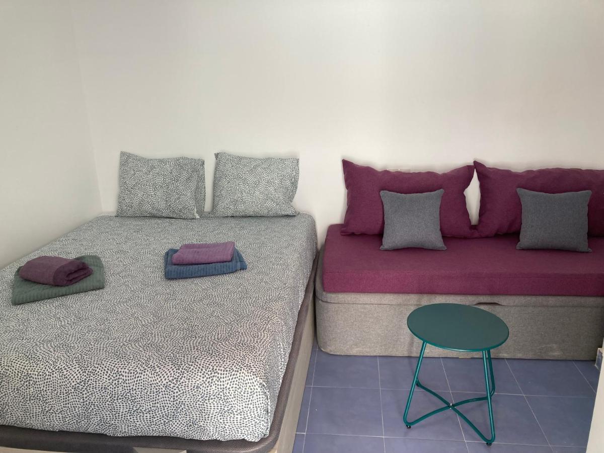 Malaguena Salerosa "Apartamento - Estudio Con Terraza" En Casa Tipica De 1 A 4 Dormitorios Malaga Exterior photo