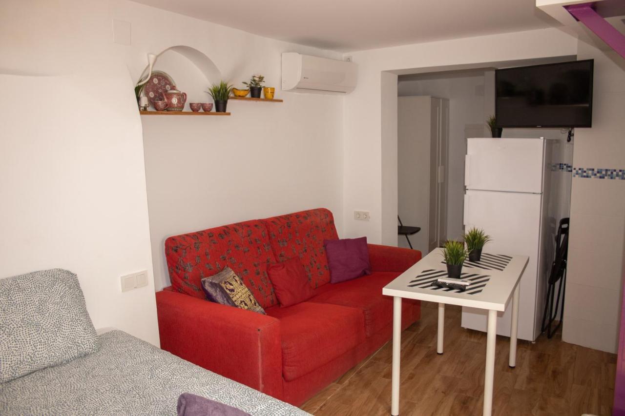 Malaguena Salerosa "Apartamento - Estudio Con Terraza" En Casa Tipica De 1 A 4 Dormitorios Malaga Exterior photo