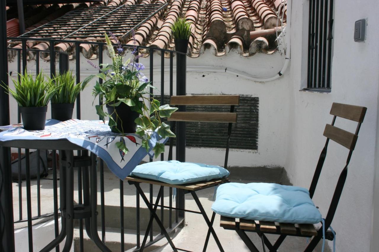 Malaguena Salerosa "Apartamento - Estudio Con Terraza" En Casa Tipica De 1 A 4 Dormitorios Malaga Exterior photo