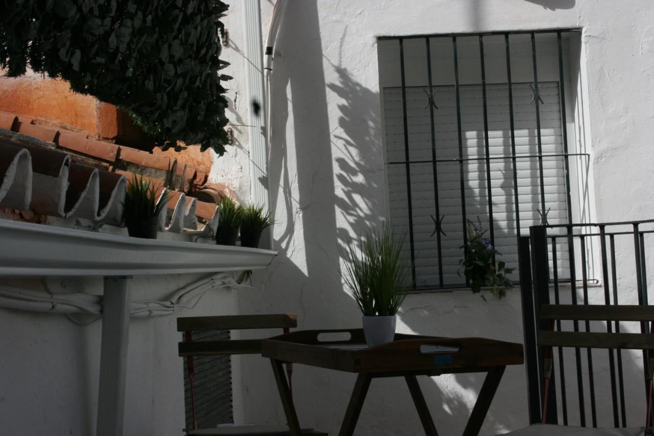 Malaguena Salerosa "Apartamento - Estudio Con Terraza" En Casa Tipica De 1 A 4 Dormitorios Malaga Exterior photo