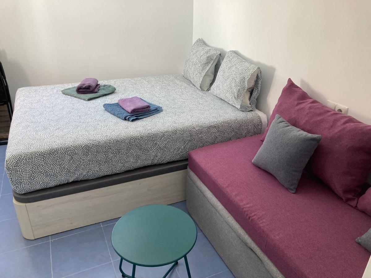 Malaguena Salerosa "Apartamento - Estudio Con Terraza" En Casa Tipica De 1 A 4 Dormitorios Malaga Exterior photo