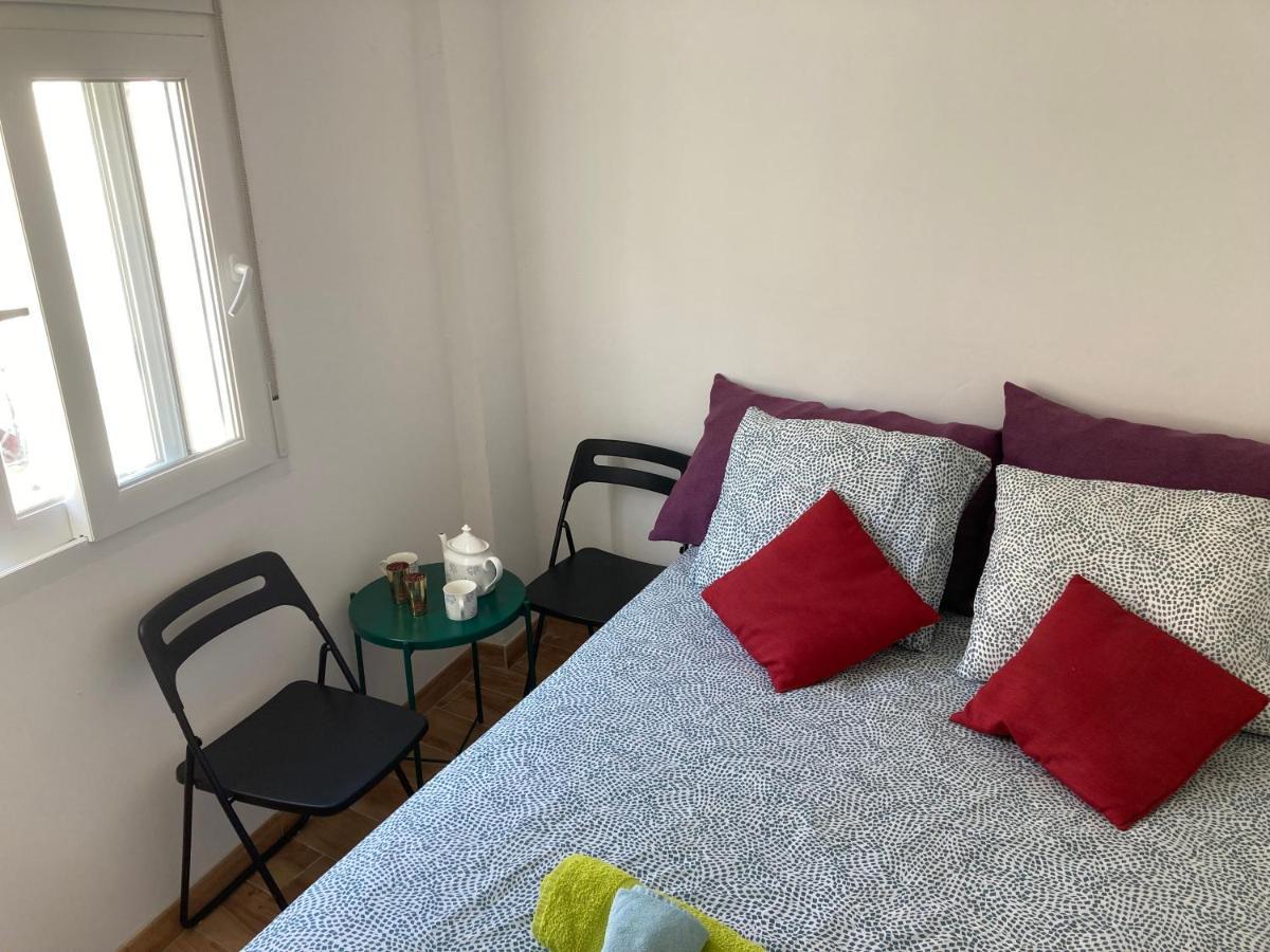 Malaguena Salerosa "Apartamento - Estudio Con Terraza" En Casa Tipica De 1 A 4 Dormitorios Malaga Exterior photo